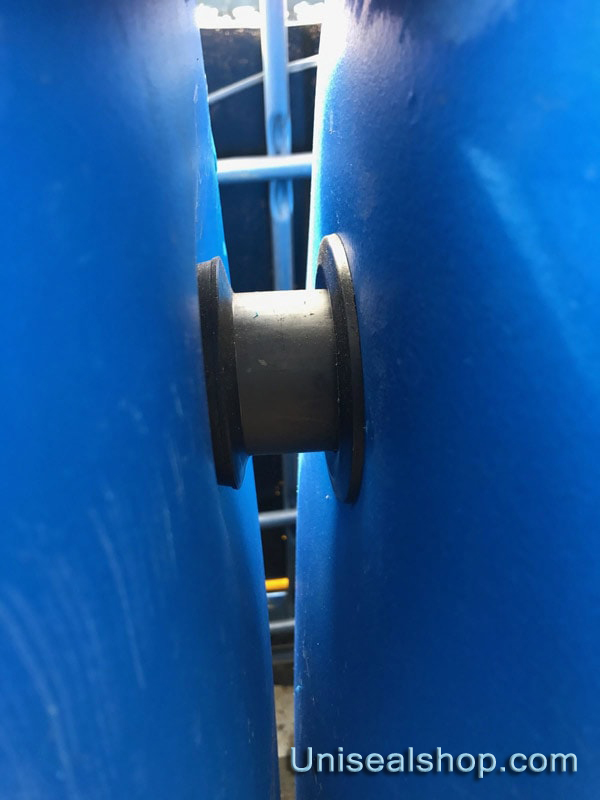 Uniseal connecting blue barrels